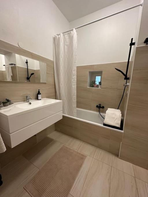 ברלין Modernes 2 Zimmer Apartment מראה חיצוני תמונה